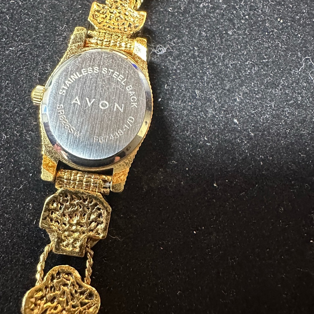 Avon vintage GRUNGE QUARTZ WATCH SLIDE CHARM BRACELET GOLD TONE- collectables - Picture 16 of 17